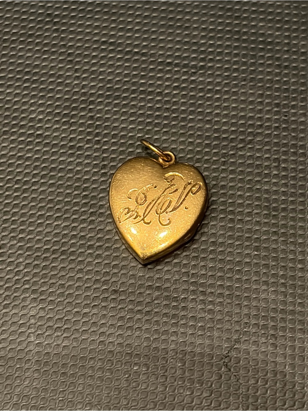 10K Solid Yellow Gold Heart Locket Charm Pendant Engraved- 1.24 Grams